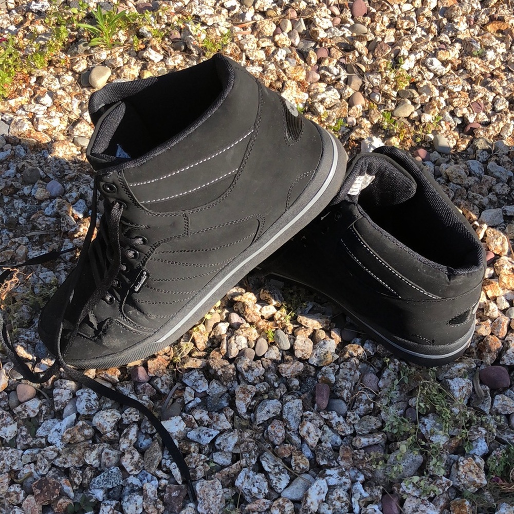 Men’s athletic shoes